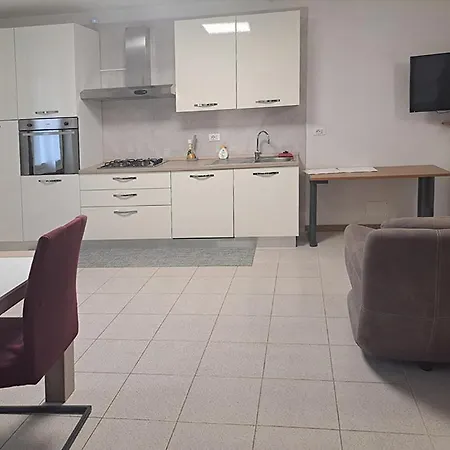 Apartament M2 Vicino Ospedale Sacro Cuore - Don Calabria E Centro *